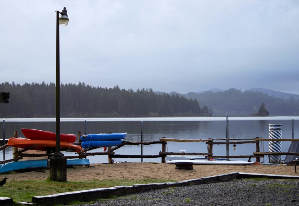 Boat ramps in Oregon with public launches, coastal and river access points, and ramp maps with directions.