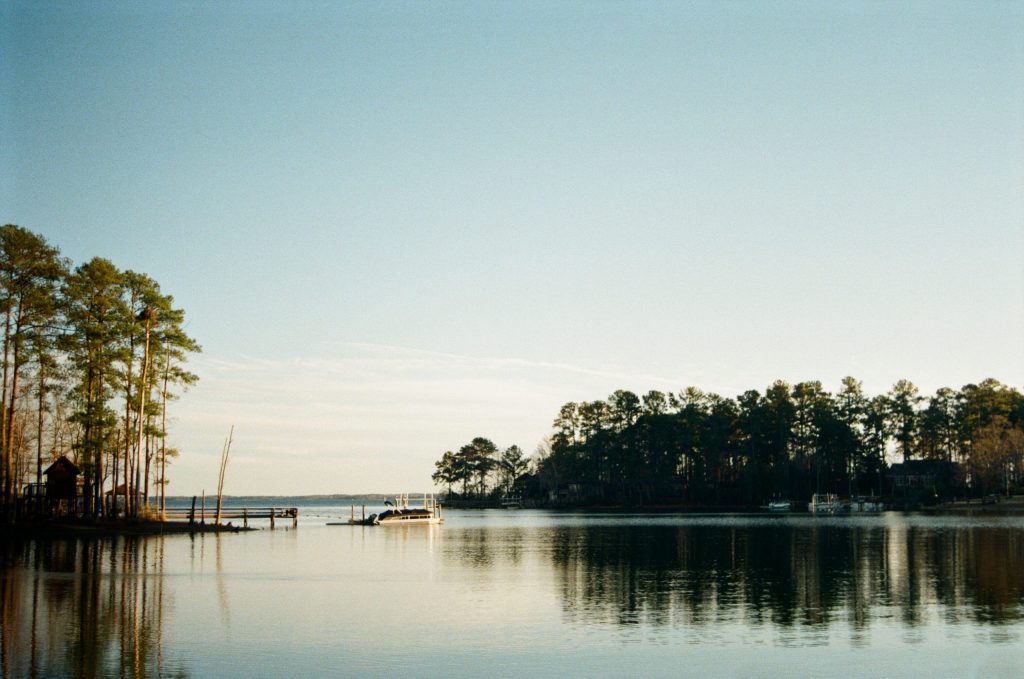 Boat ramps in South Carolina with public launch locations, coastal and lake access, and ramp maps and directions.