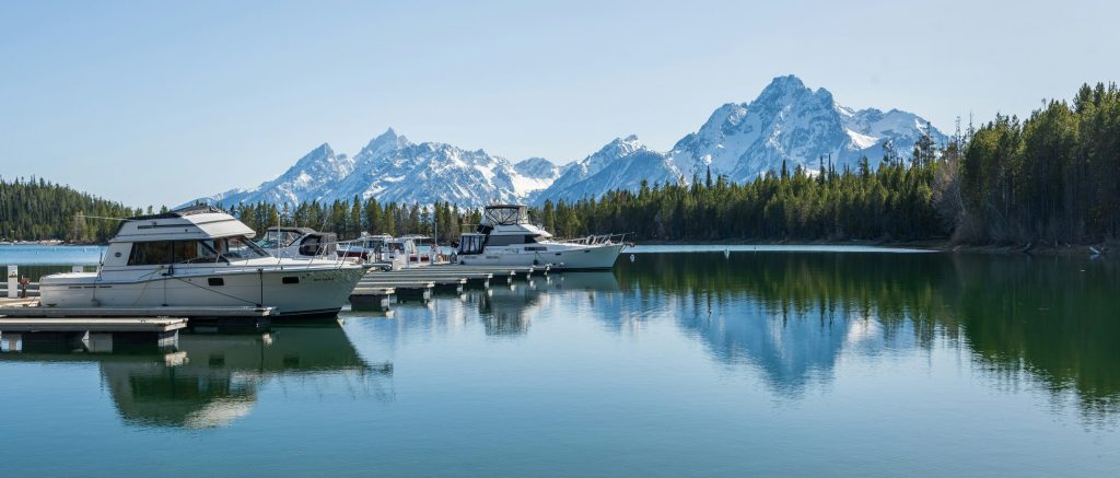 Boat ramps in Wyoming with public launch sites, reservoir and lake access, and ramp directions and details.
